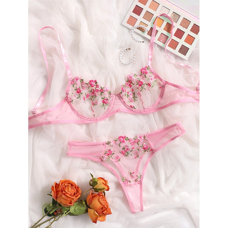 Low waist lace lingerie set